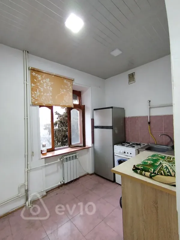 Satılır 2 otaqlı köhnə tikili 50 m²
