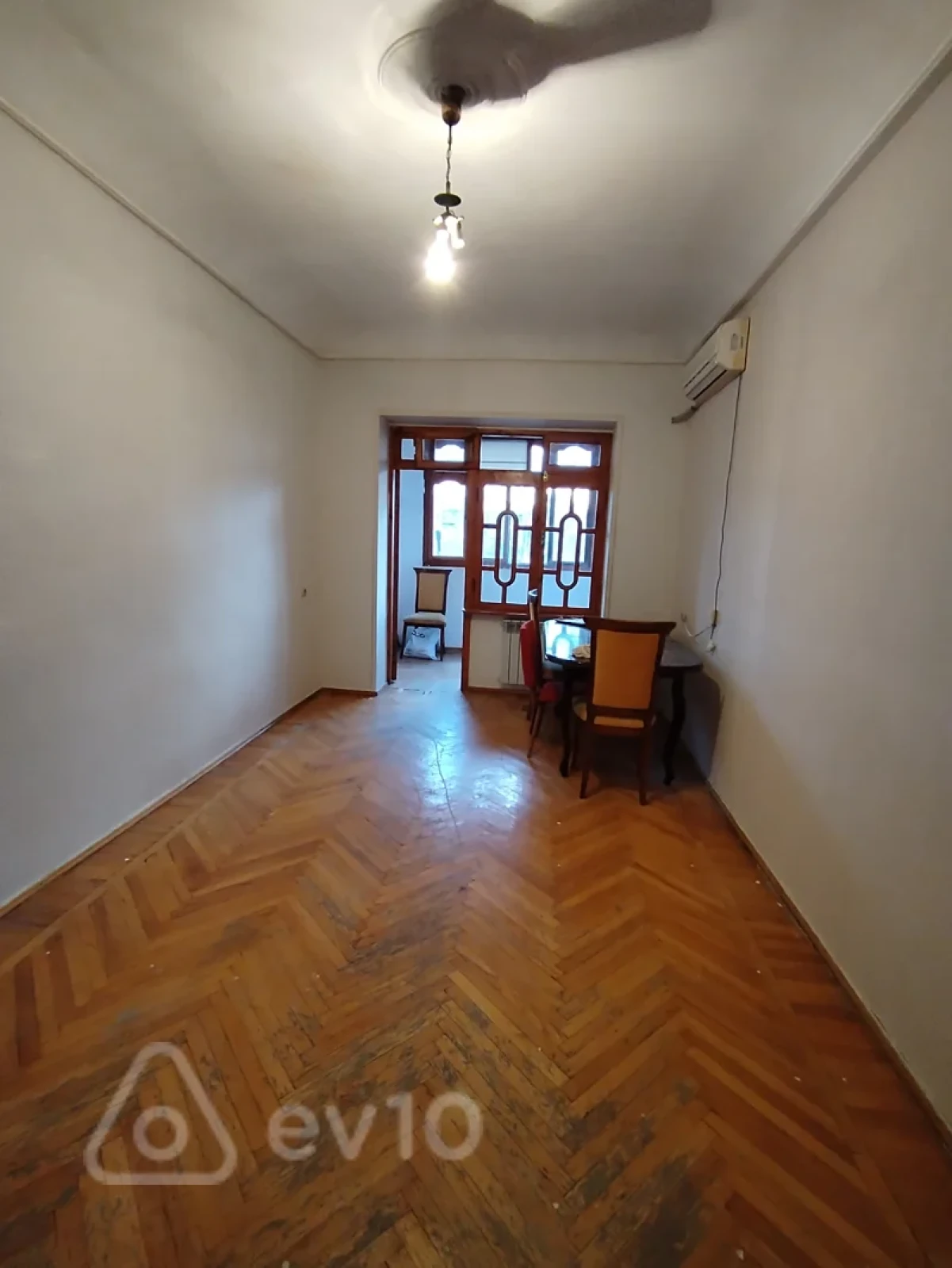 Satılır 2 otaqlı köhnə tikili 50 m²