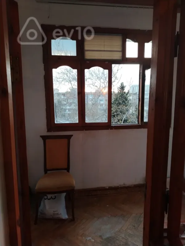 Satılır 2 otaqlı köhnə tikili 50 m²