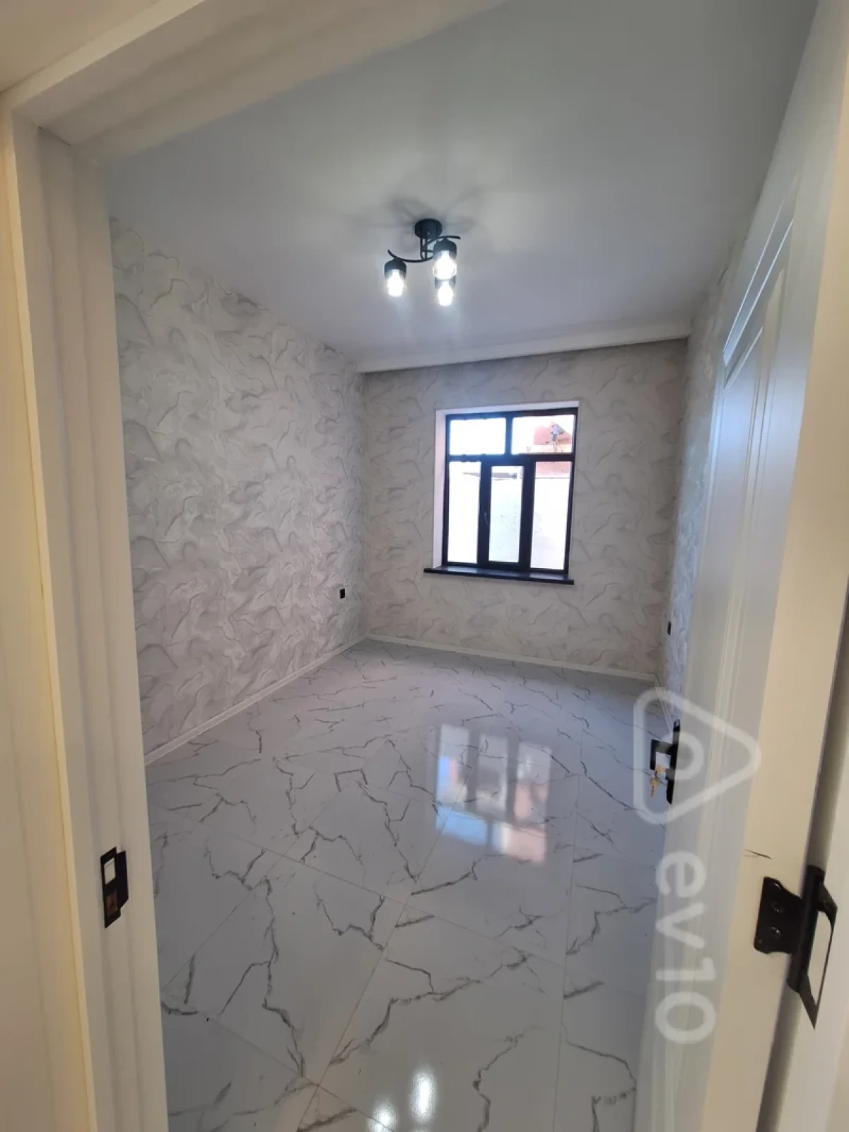 Satılır 4 otaqlı həyət evi 130 m²