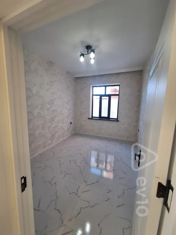 Satılır 4 otaqlı həyət evi 130 m²