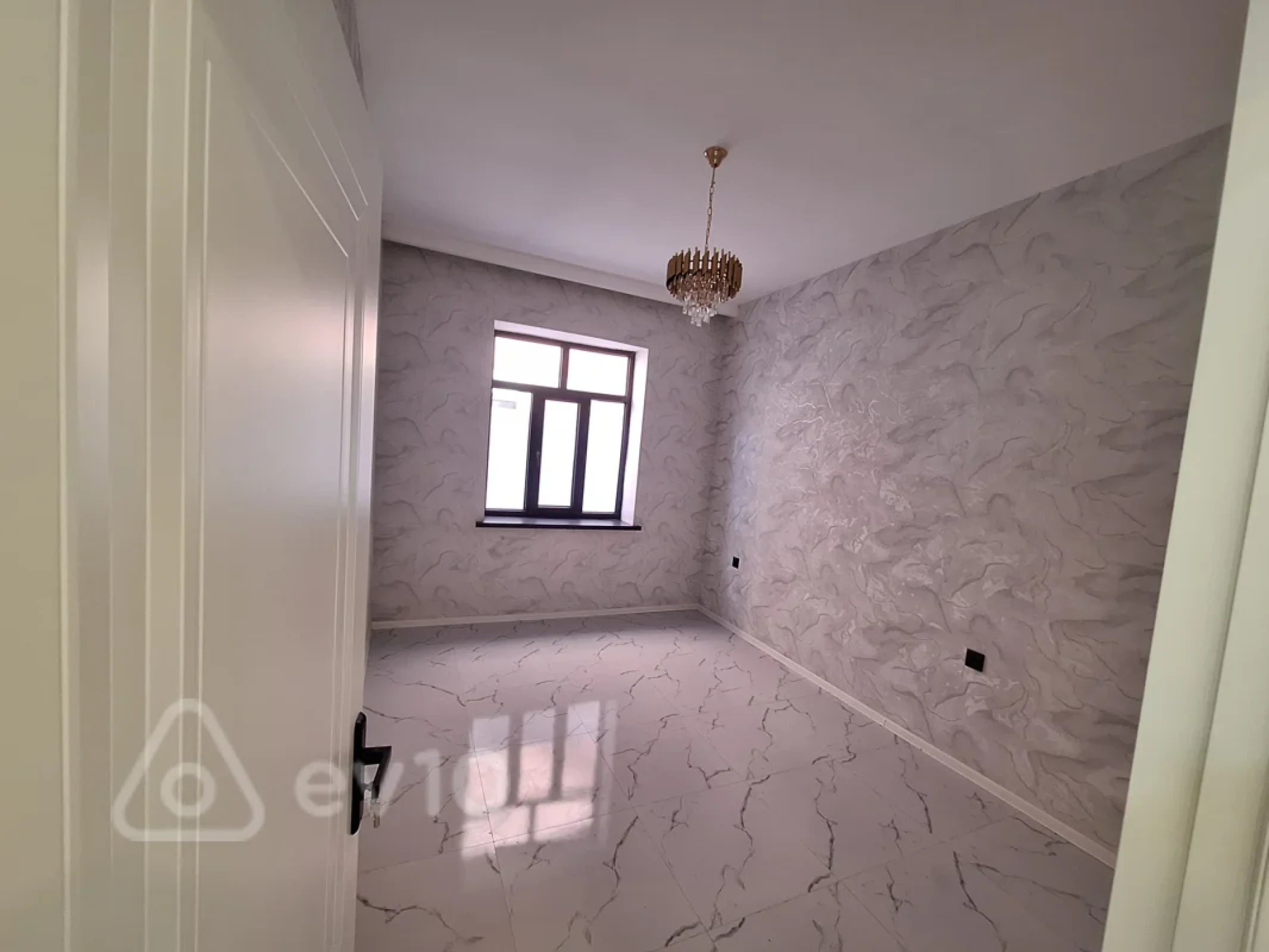 Satılır 4 otaqlı həyət evi 130 m²