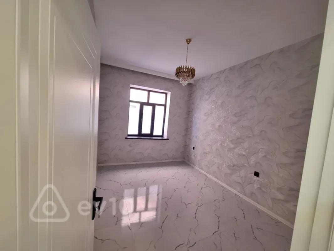 Satılır 4 otaqlı həyət evi 130 m²