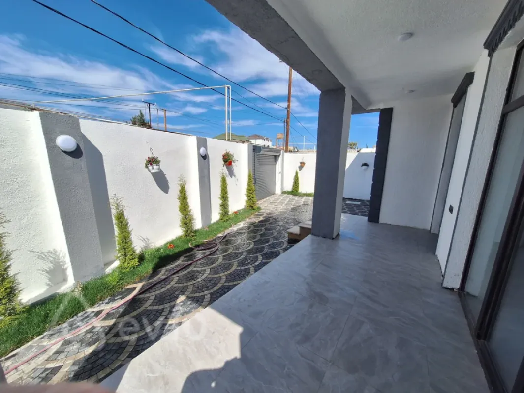 Satılır 4 otaqlı həyət evi 130 m²