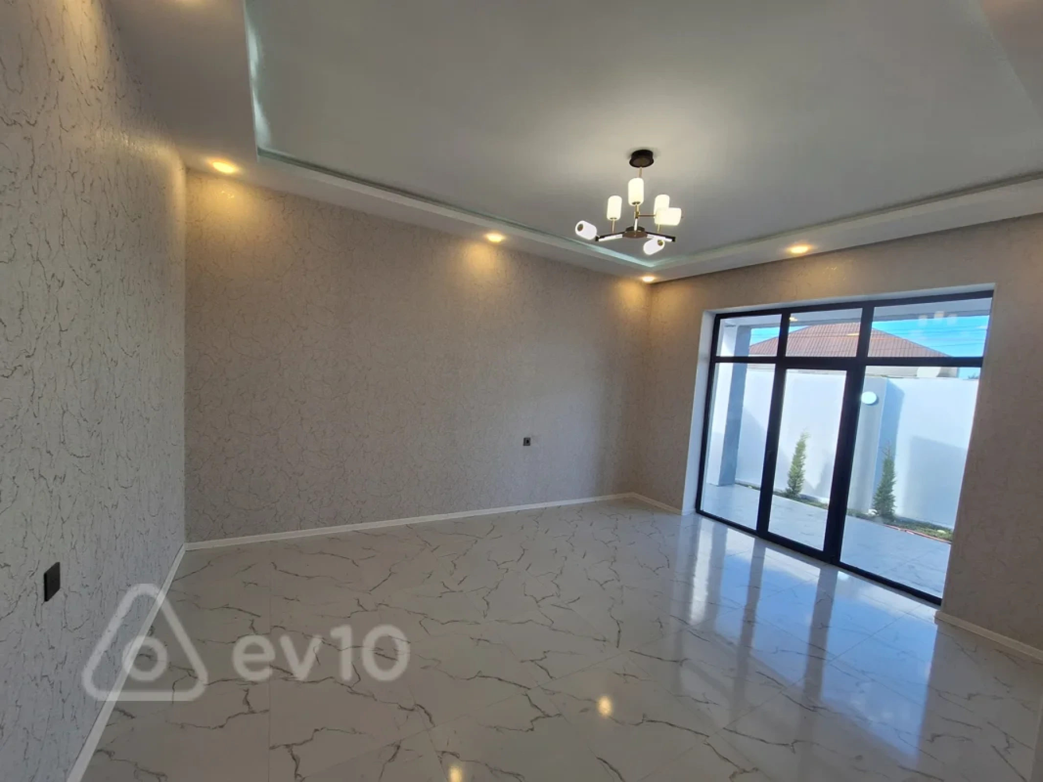 Satılır 4 otaqlı həyət evi 130 m²