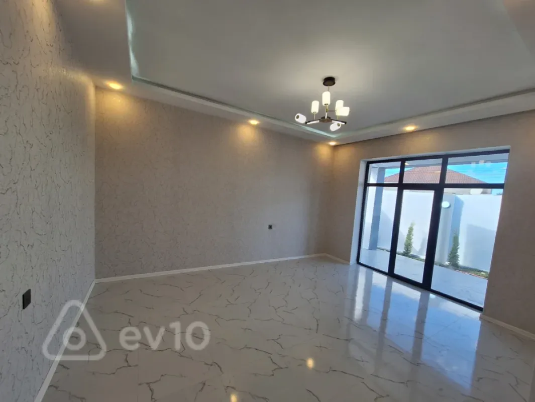 Satılır 4 otaqlı həyət evi 130 m²