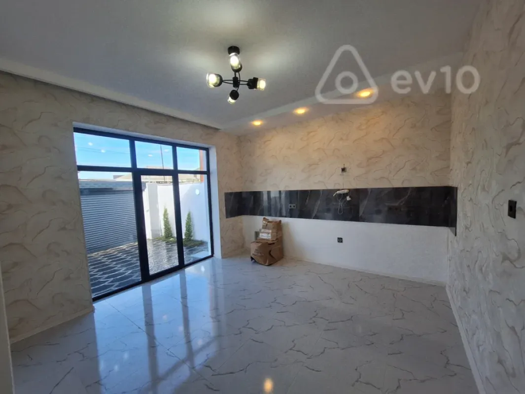 Satılır 4 otaqlı həyət evi 130 m²