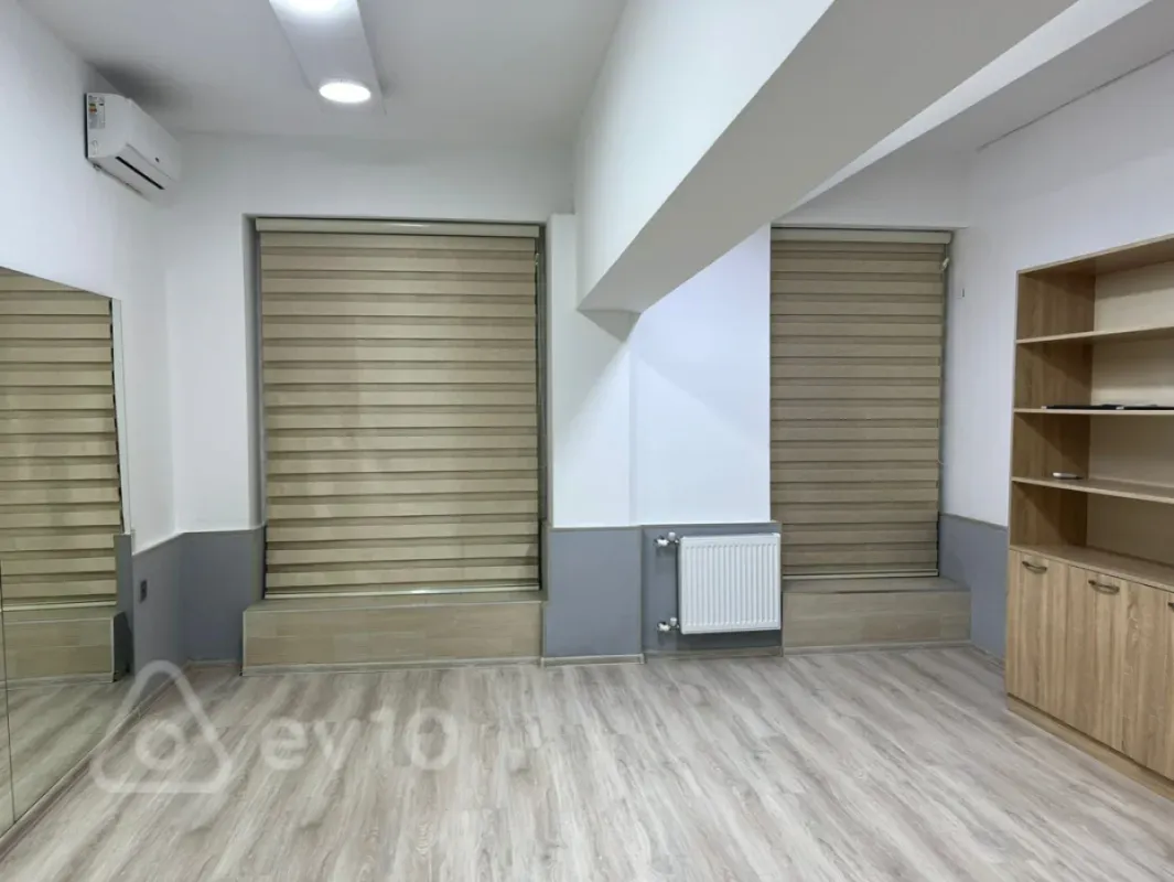 Kirayə verilir 3 otaqlı ofis 125 m²