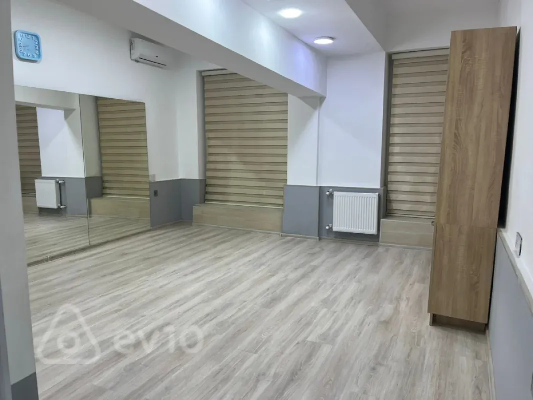 Kirayə verilir 3 otaqlı ofis 125 m²