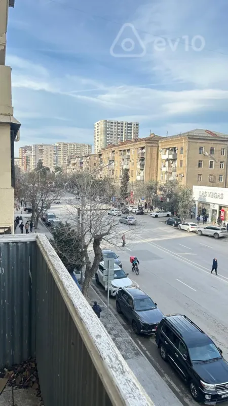 Satılır 3 otaqlı köhnə tikili 90 m²