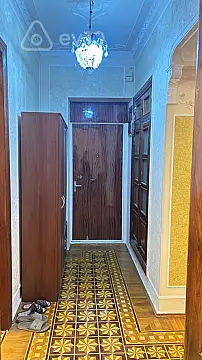 Satılır 3 otaqlı köhnə tikili 90 m²