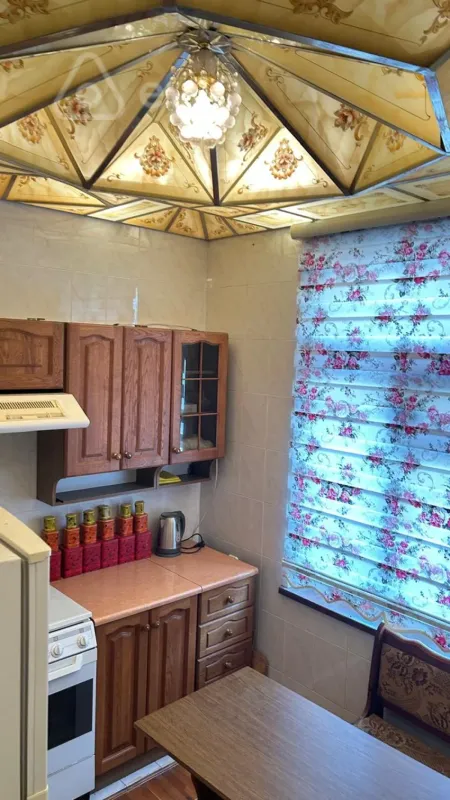 Satılır 3 otaqlı köhnə tikili 90 m²