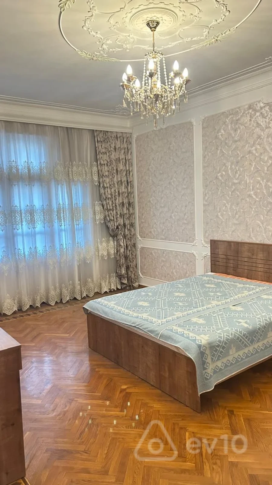 Satılır 3 otaqlı köhnə tikili 90 m²