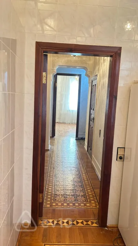 Satılır 3 otaqlı köhnə tikili 90 m²