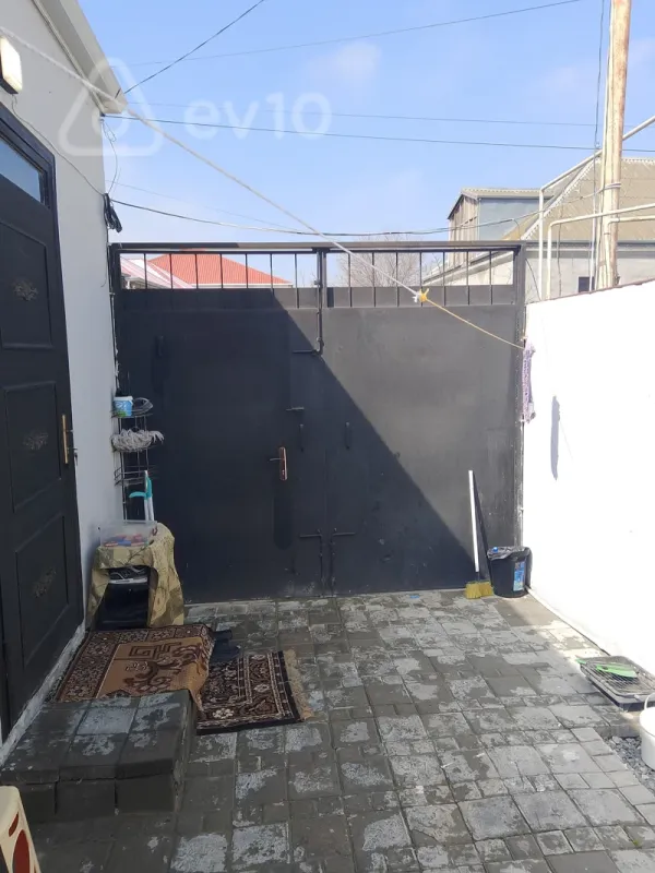 Satılır 3 otaqlı köhnə tikili 100 m²