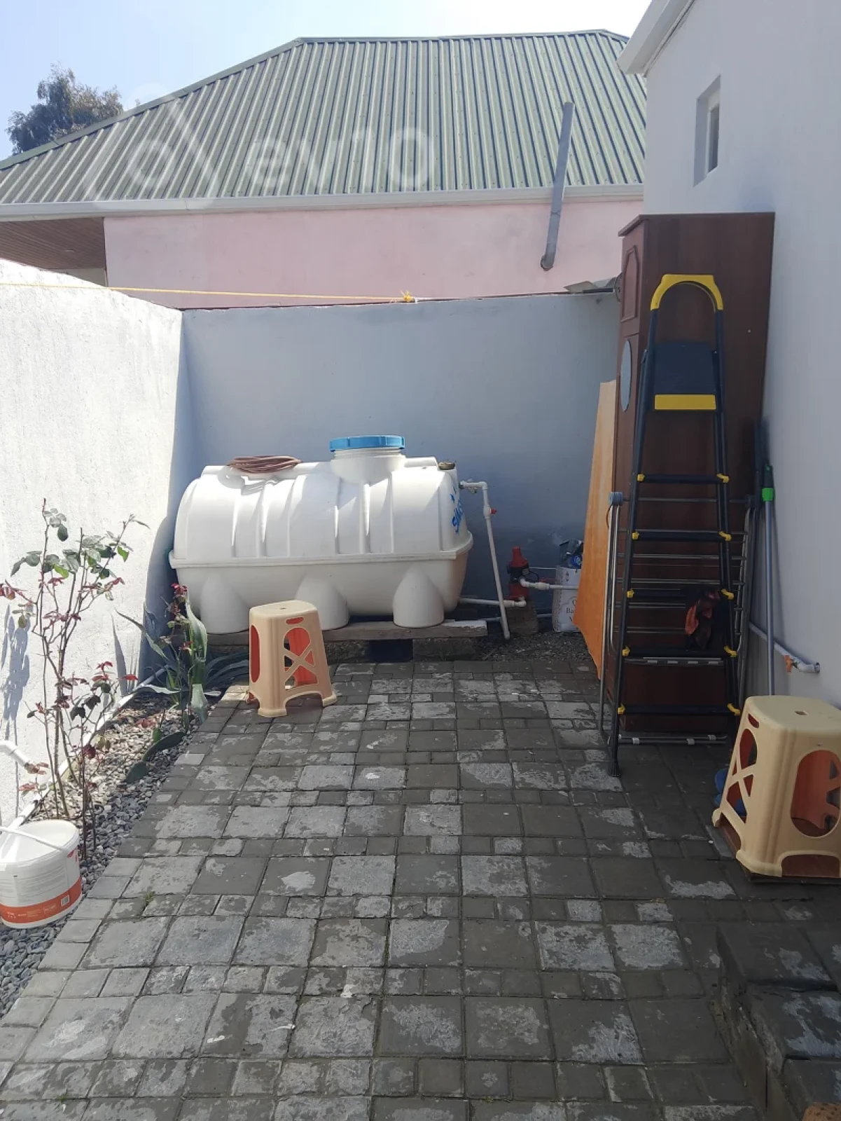 Satılır 3 otaqlı köhnə tikili 100 m²