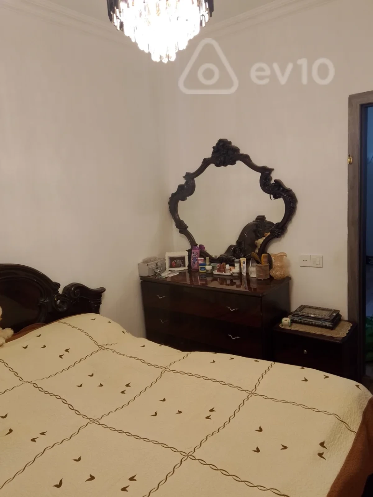 Satılır 3 otaqlı köhnə tikili 100 m²