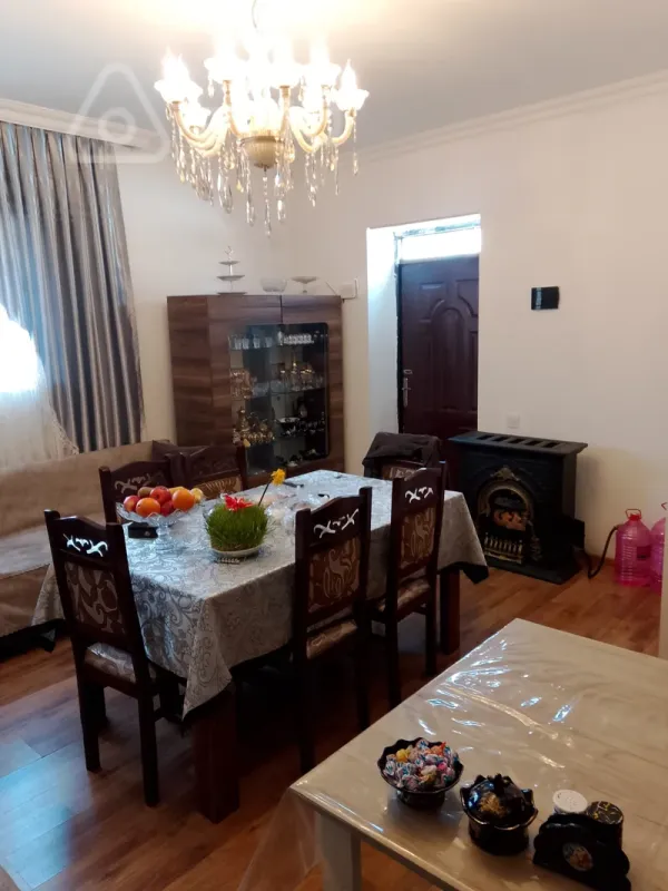 Satılır 3 otaqlı köhnə tikili 100 m²