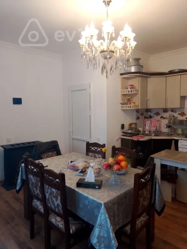 Satılır 3 otaqlı köhnə tikili 100 m²