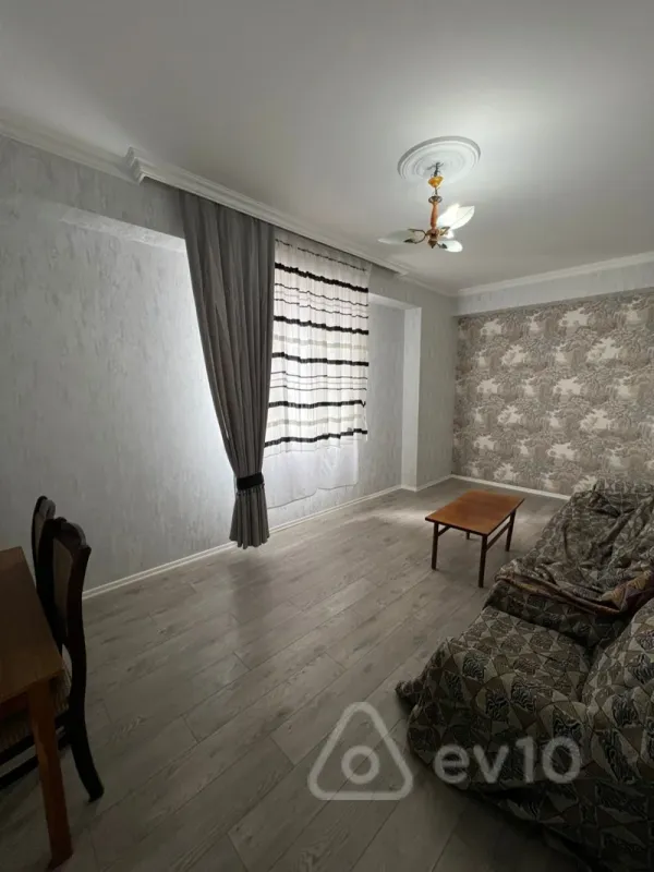 Kirayə verilir 2 otaqlı yeni tikili 60 m²