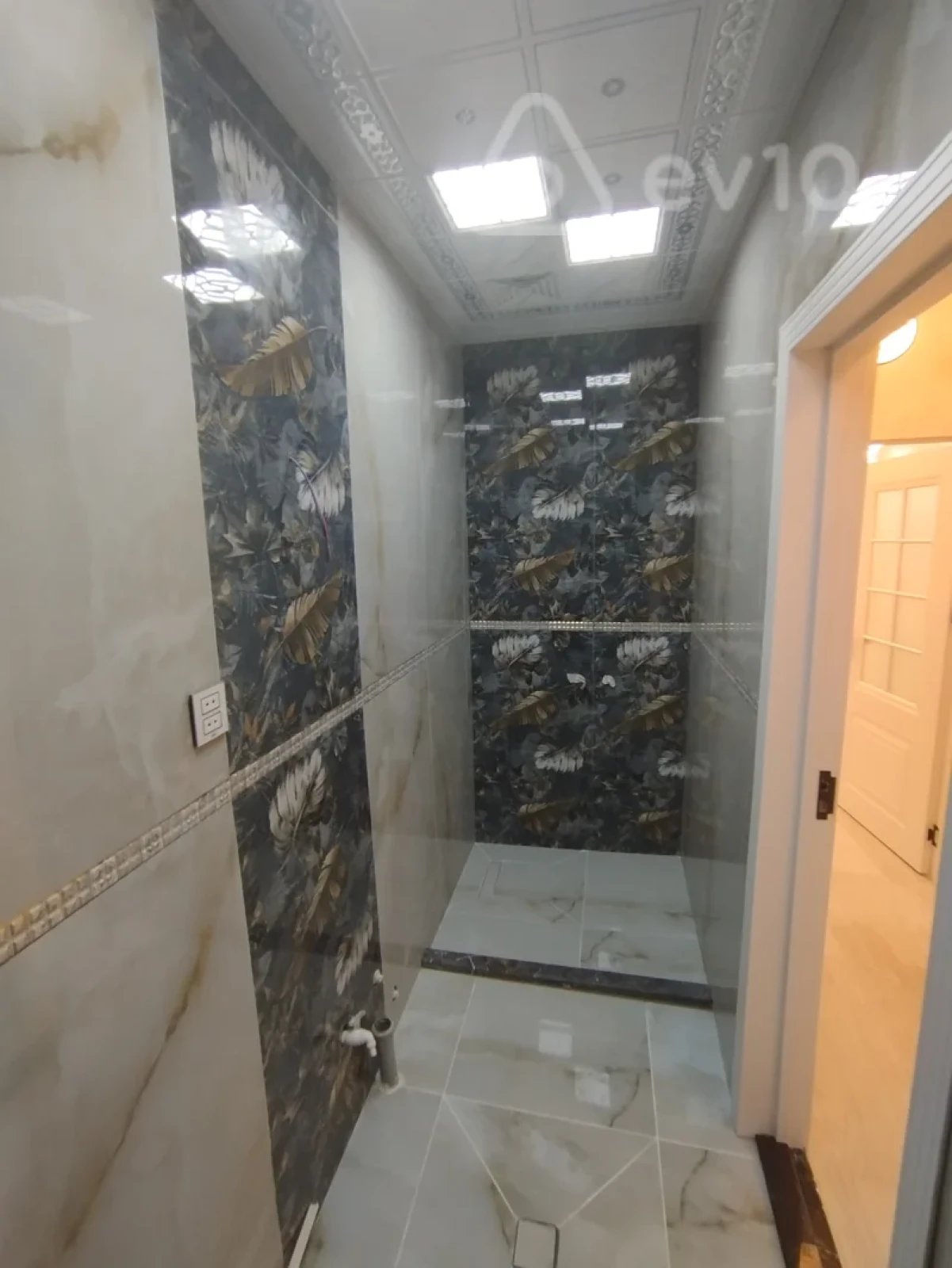 Satılır 3 otaqlı yeni tikili 65 m²