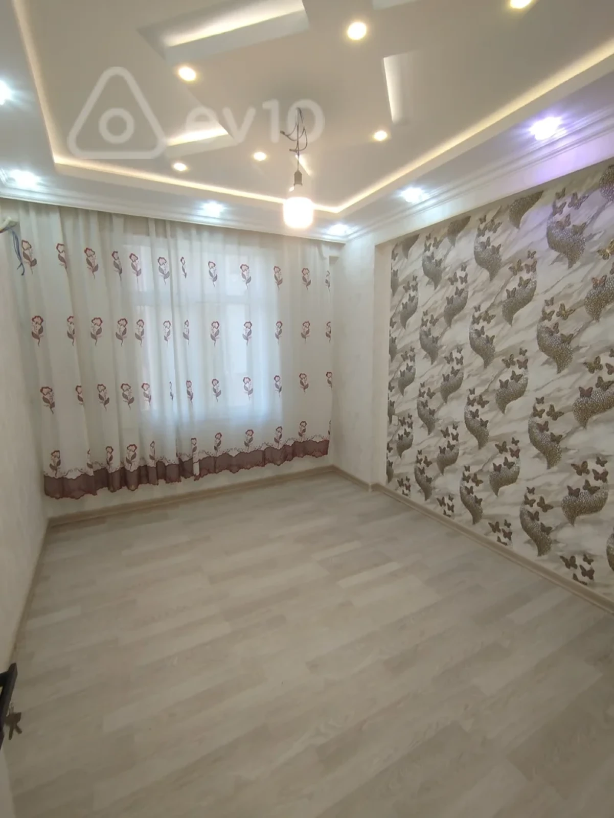 Satılır 3 otaqlı yeni tikili 65 m²