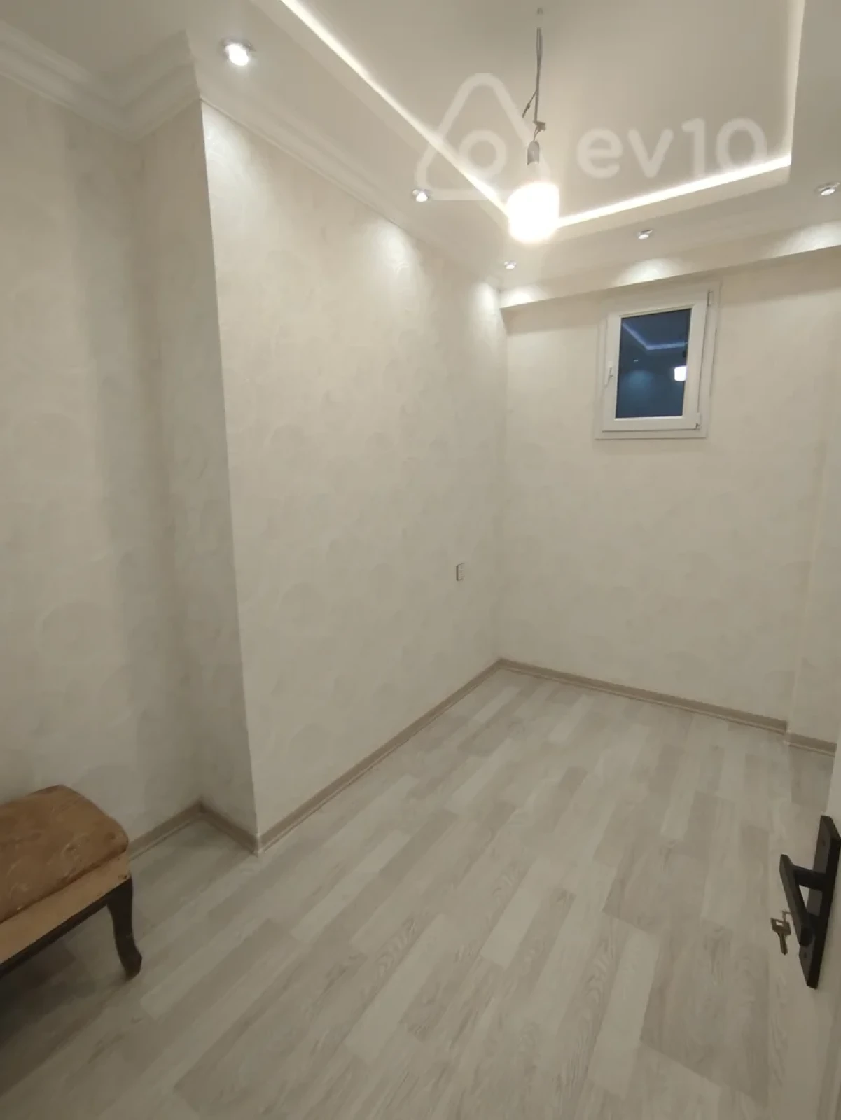 Satılır 3 otaqlı yeni tikili 65 m²