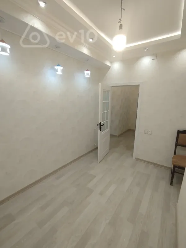Satılır 3 otaqlı yeni tikili 65 m²