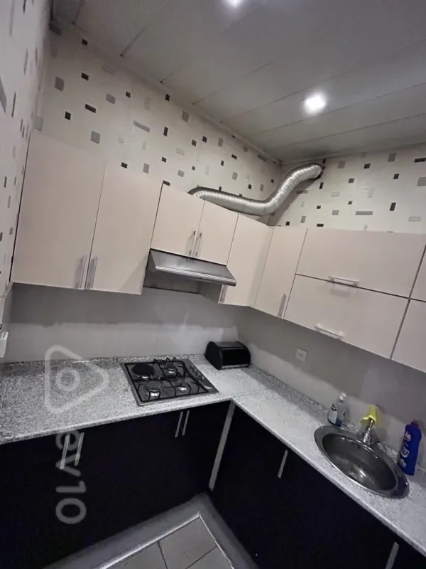 Kirayə verilir 2 otaqlı həyət evi 68 m²