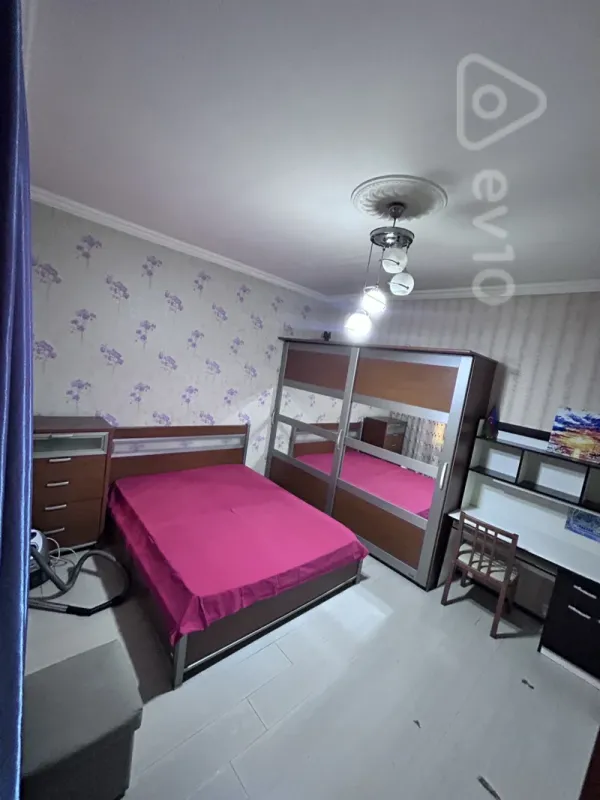 Kirayə verilir 2 otaqlı həyət evi 68 m²