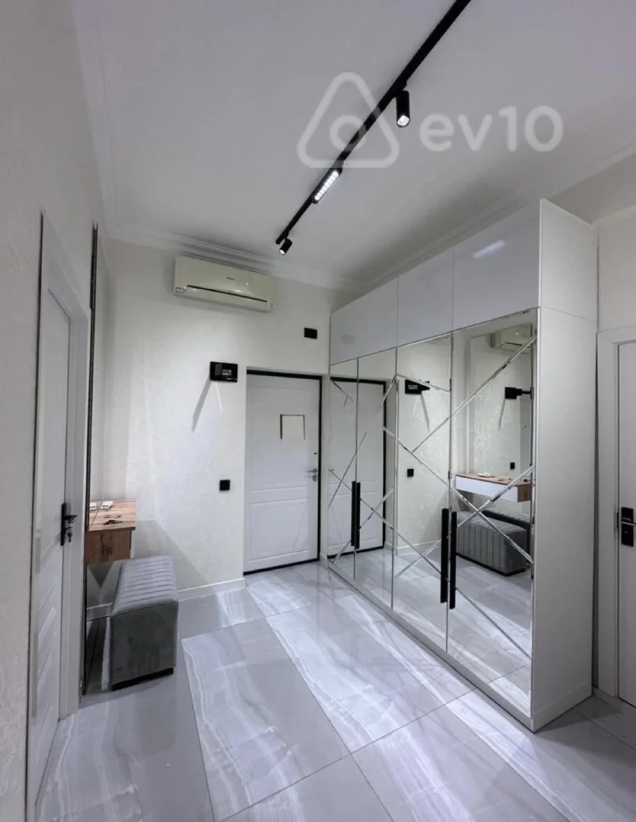 Kirayə verilir 2 otaqlı yeni tikili 55 m²