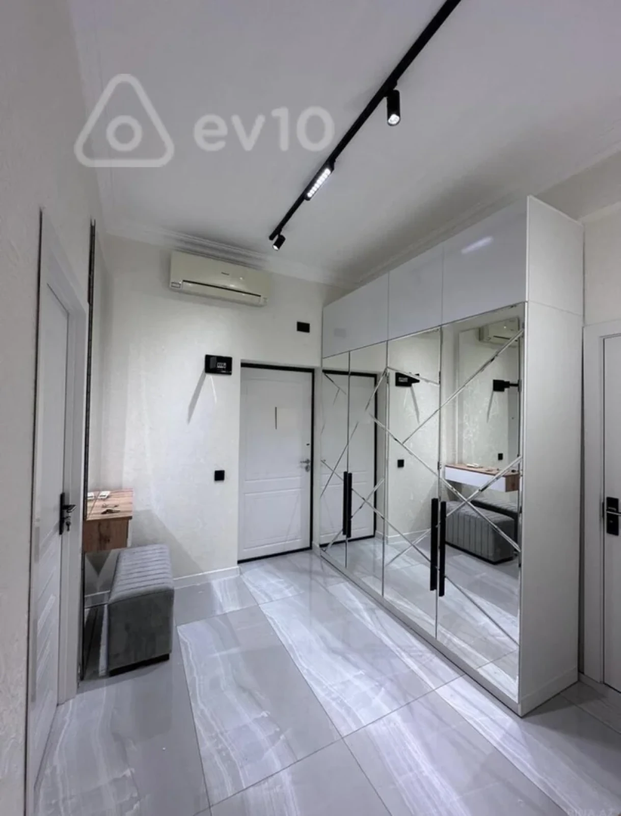 Kirayə verilir 2 otaqlı yeni tikili 55 m²