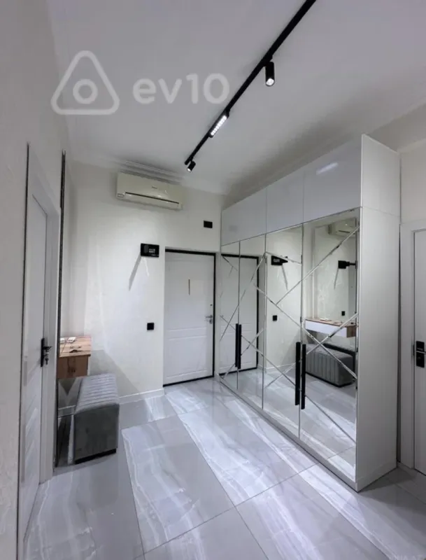 Kirayə verilir 2 otaqlı yeni tikili 55 m²