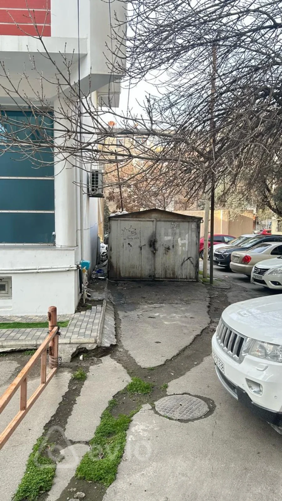 Satılır qaraj 18 m²