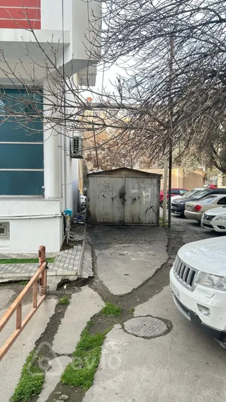 Satılır qaraj 18 m²
