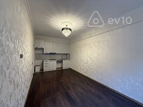 Kirayə verilir 2 otaqlı yeni tikili 48 m²