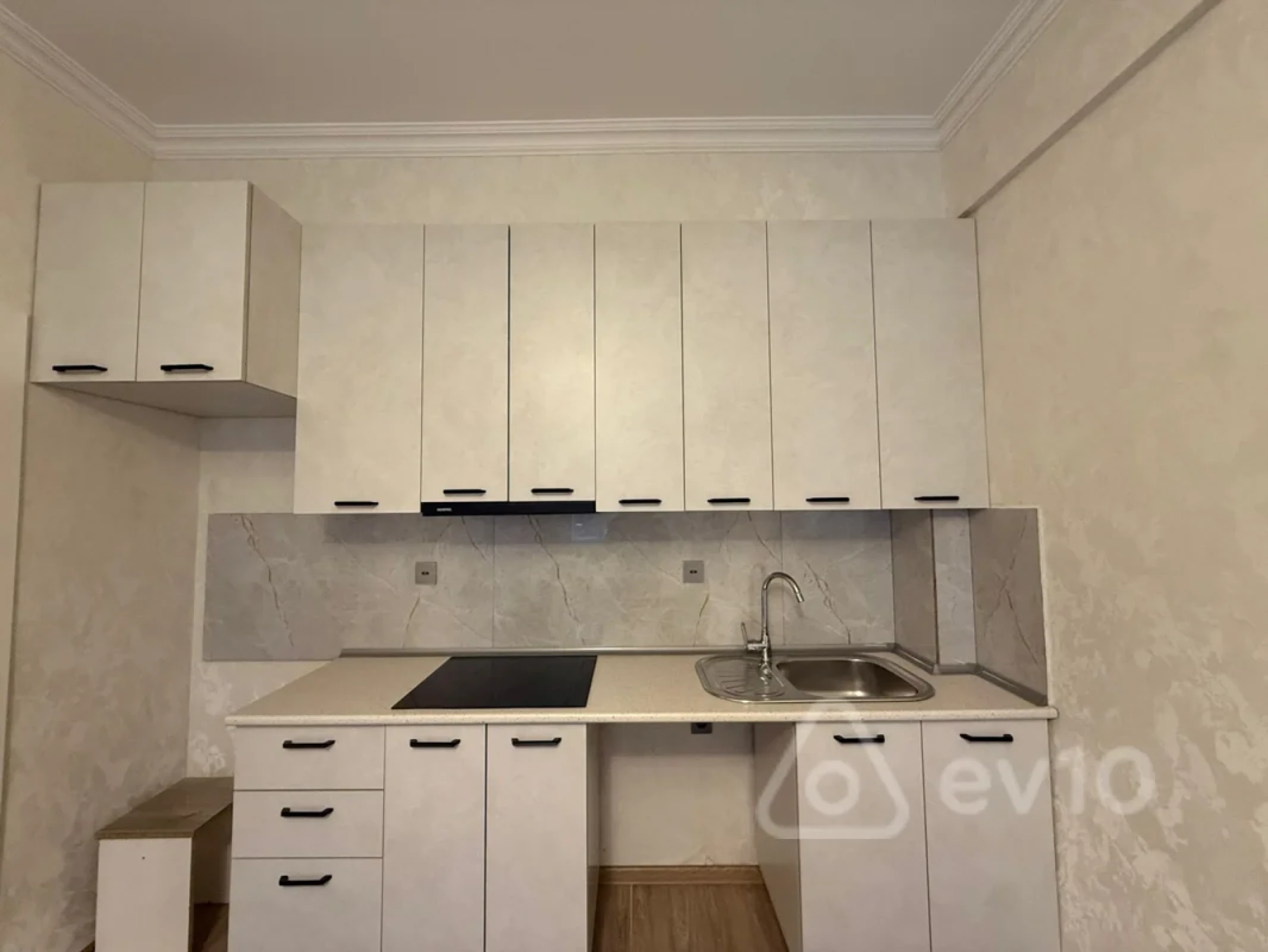 Kirayə verilir 2 otaqlı yeni tikili 48 m²