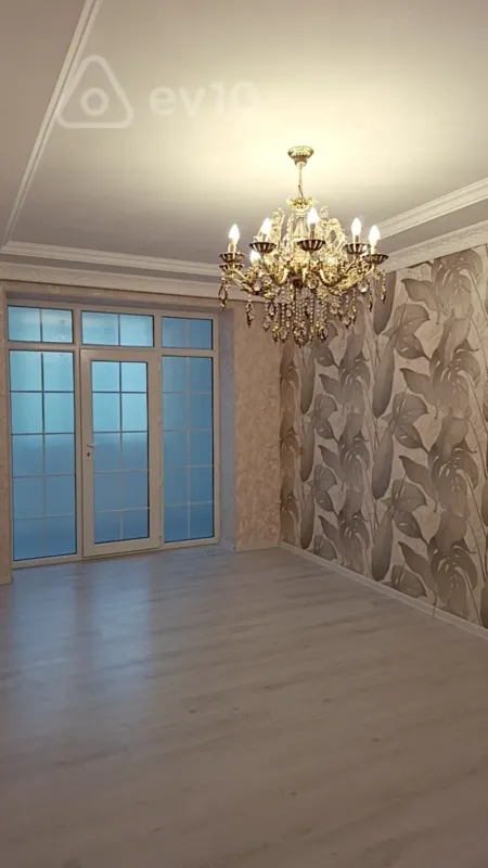 Satılır 5 otaqlı köhnə tikili 111 m²