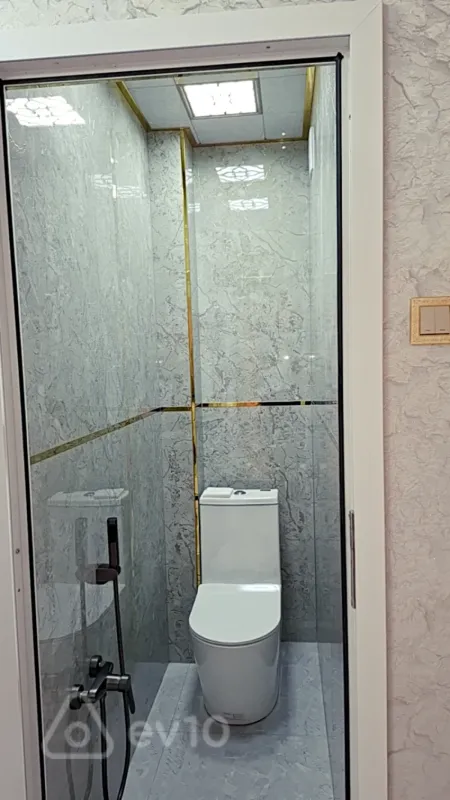 Satılır 5 otaqlı köhnə tikili 111 m²