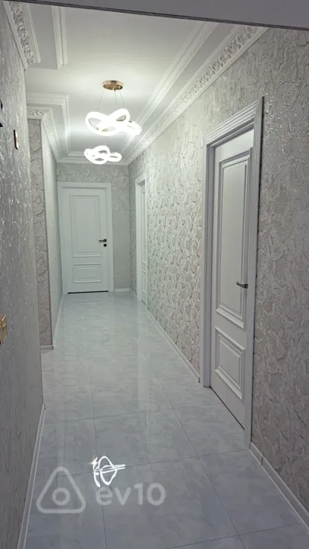 Satılır 5 otaqlı köhnə tikili 111 m²