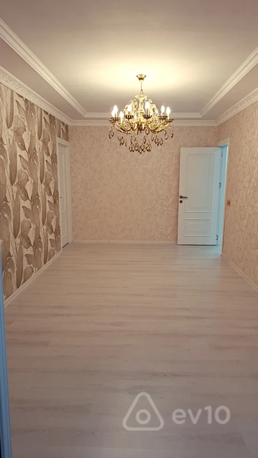 Satılır 5 otaqlı köhnə tikili 111 m²
