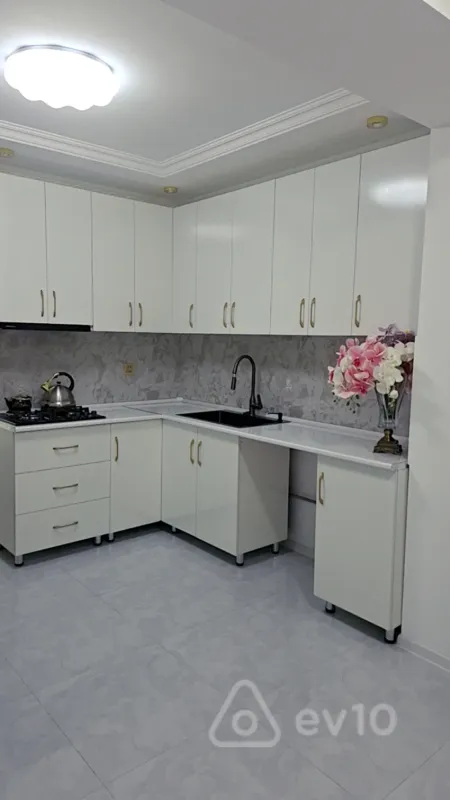 Satılır 5 otaqlı köhnə tikili 111 m²