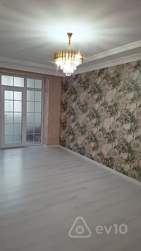 Satılır 5 otaqlı köhnə tikili 111 m²