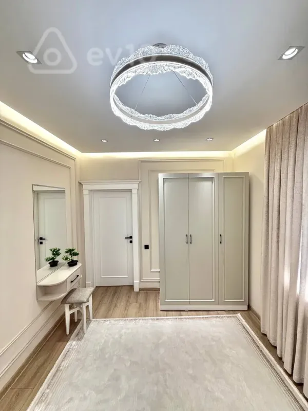 Kirayə verilir 2 otaqlı yeni tikili 70 m²