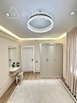 Kirayə verilir 2 otaqlı yeni tikili 70 m²