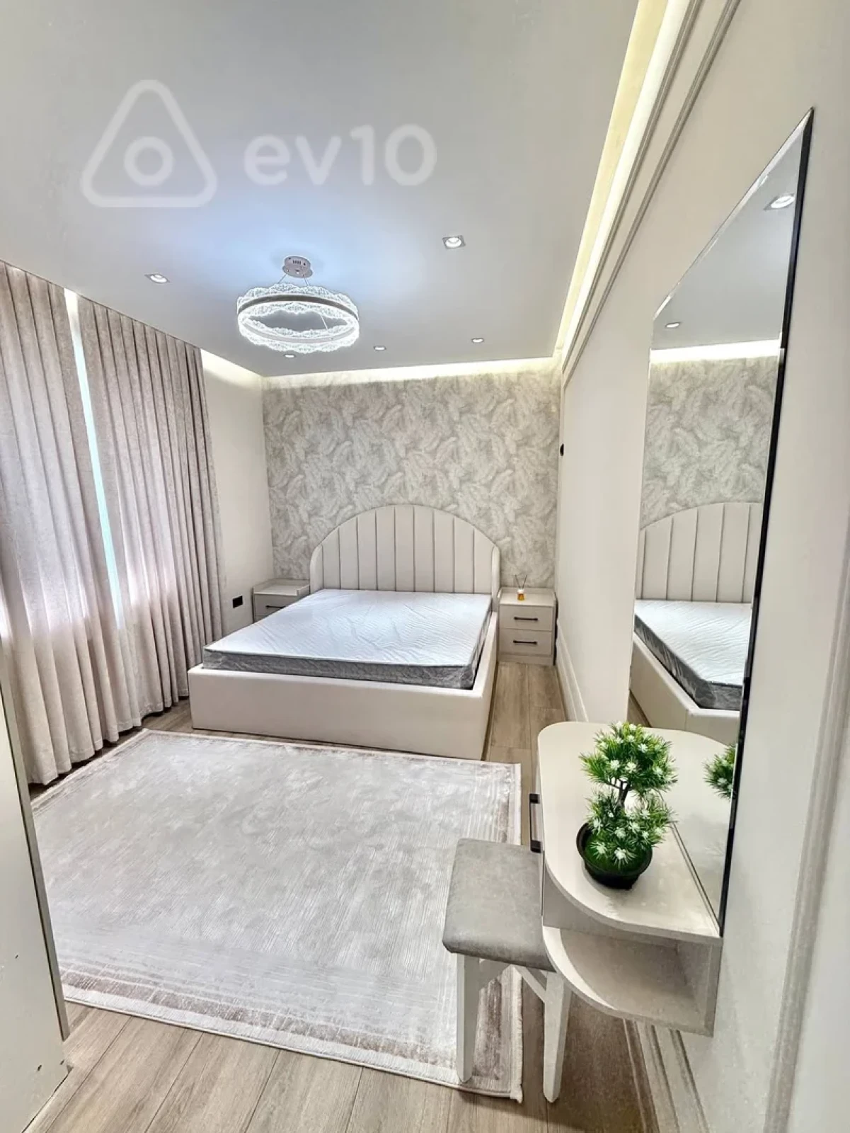 Kirayə verilir 2 otaqlı yeni tikili 70 m²
