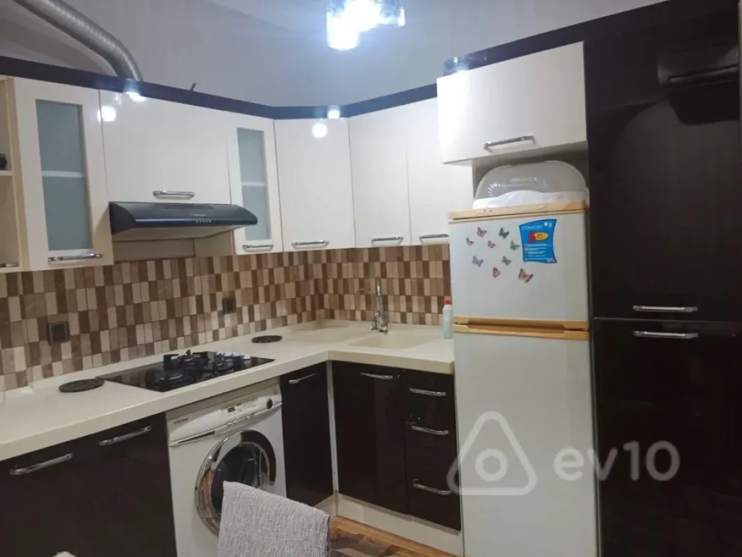 Kirayə verilir 3 otaqlı yeni tikili 95 m²