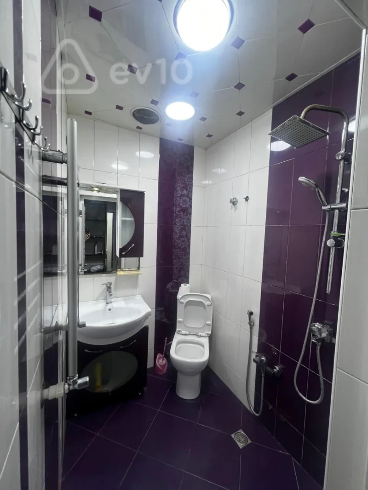 Kirayə verilir 3 otaqlı yeni tikili 95 m²