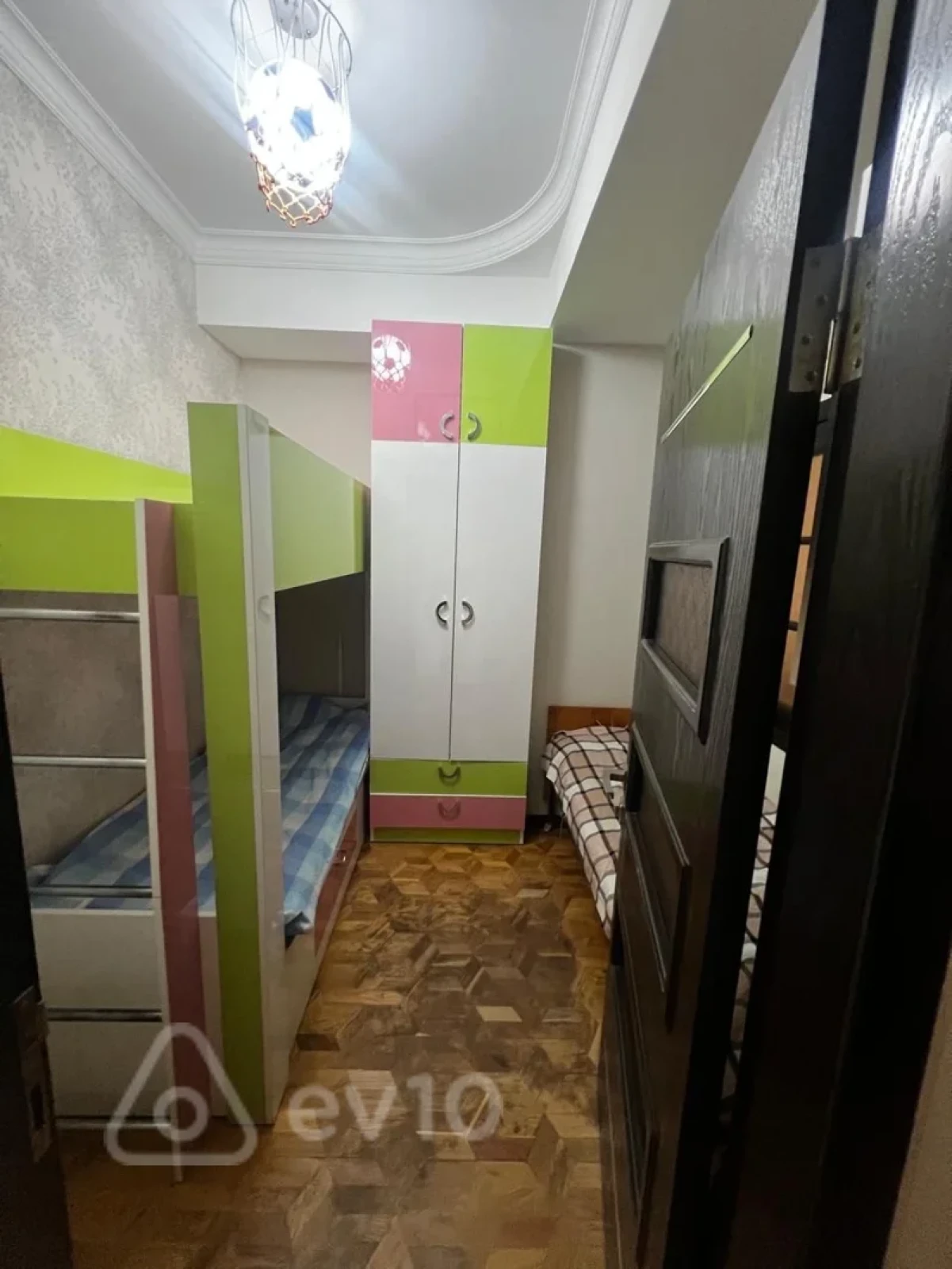 Kirayə verilir 3 otaqlı yeni tikili 95 m²