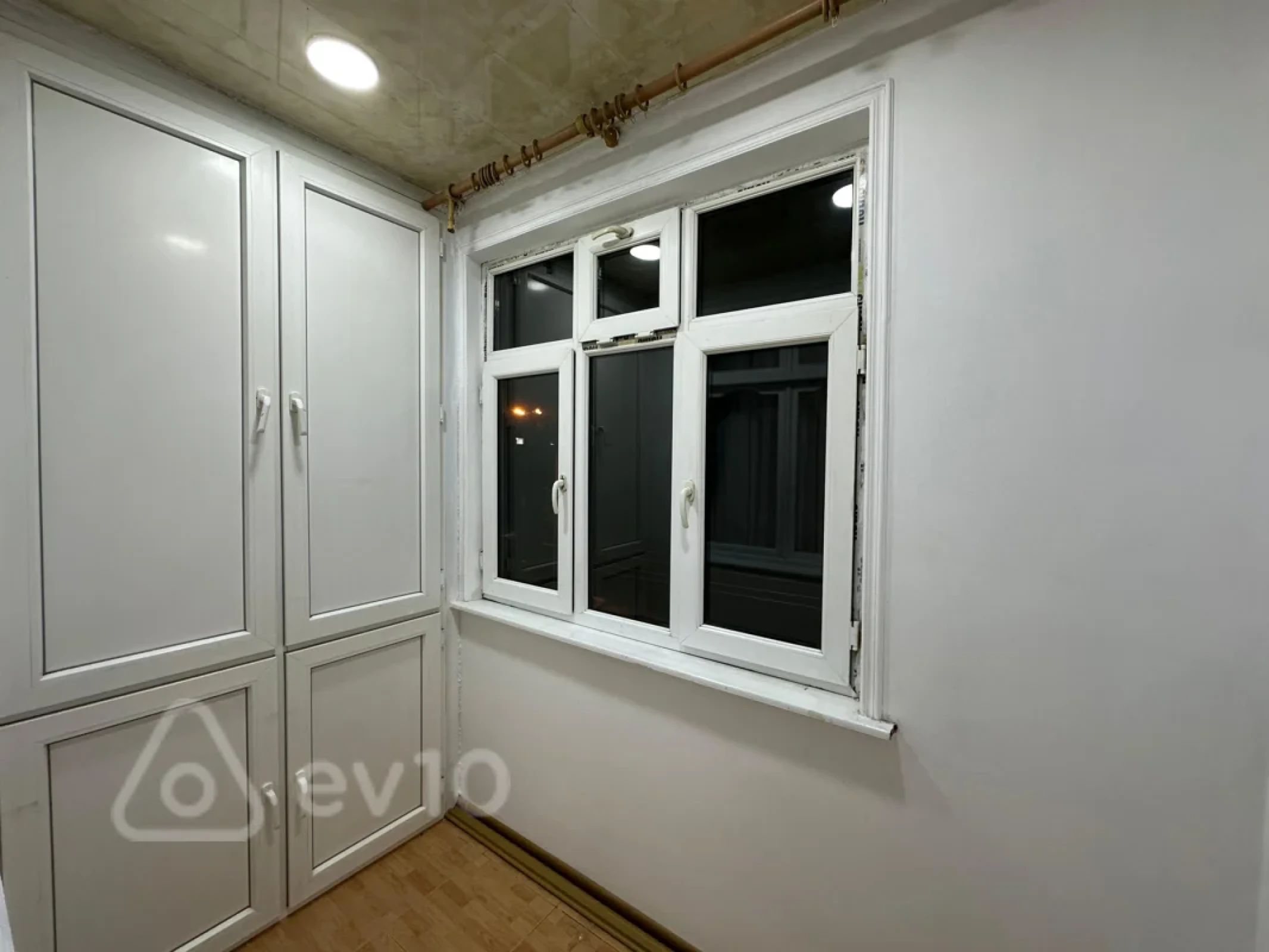 Satılır 2 otaqlı köhnə tikili 50 m²